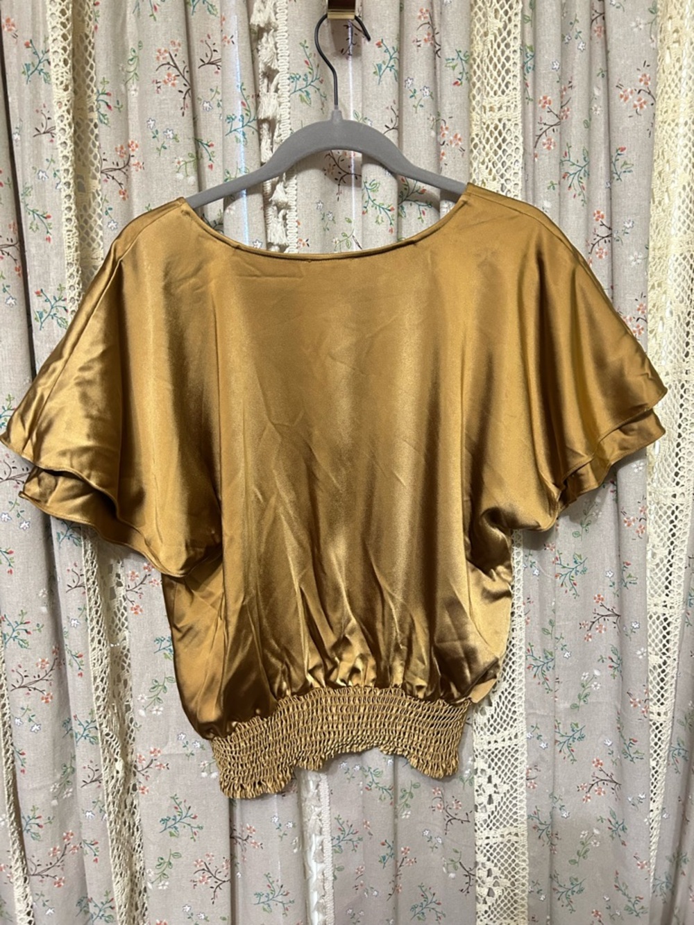 3/$30 Sedge Satin‎ Smocked Waist Blouse Bronze Flutter Sleeve Size L